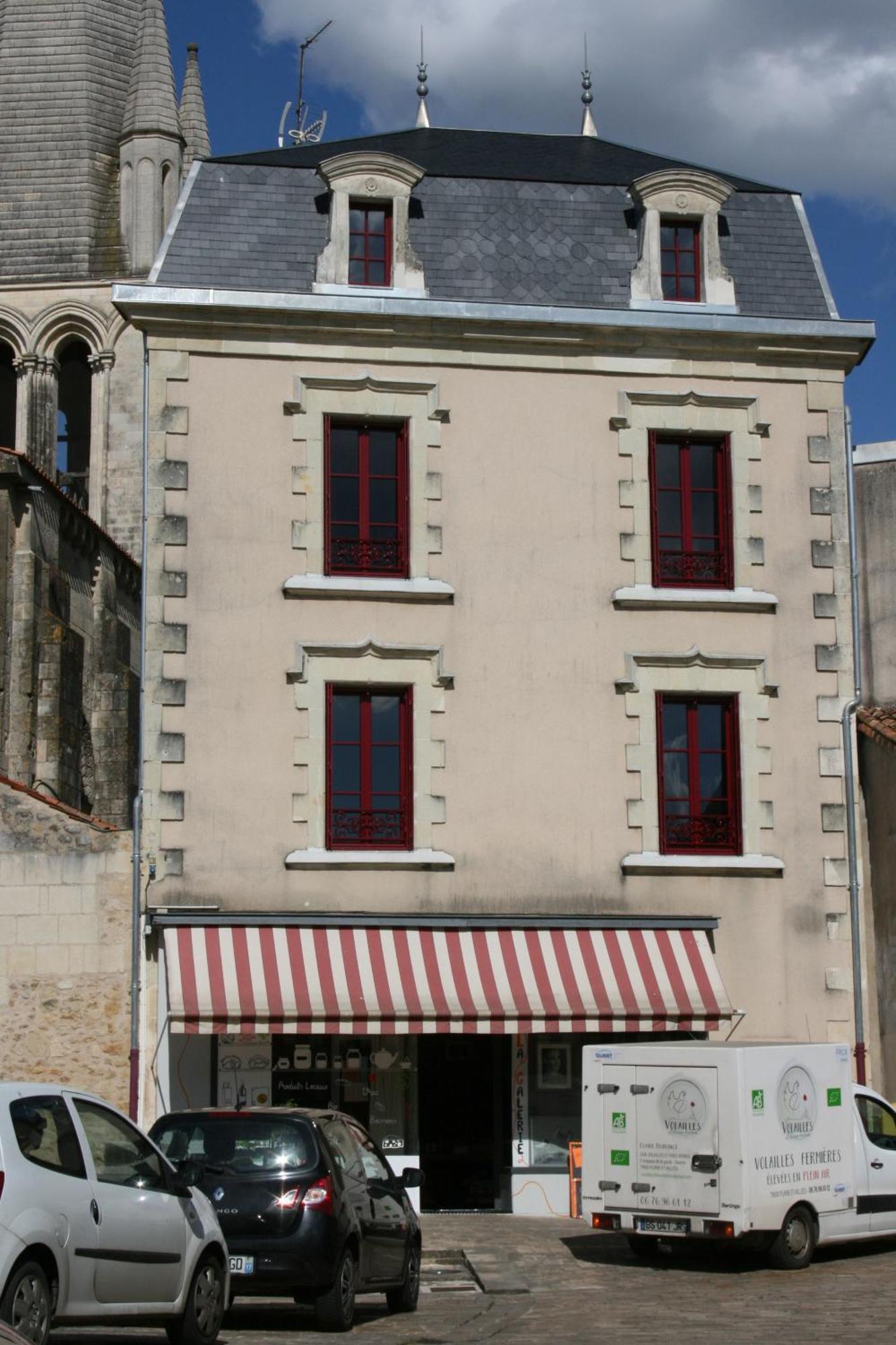 Les Nuits D'Aldearde Apartment Airvault Exterior photo